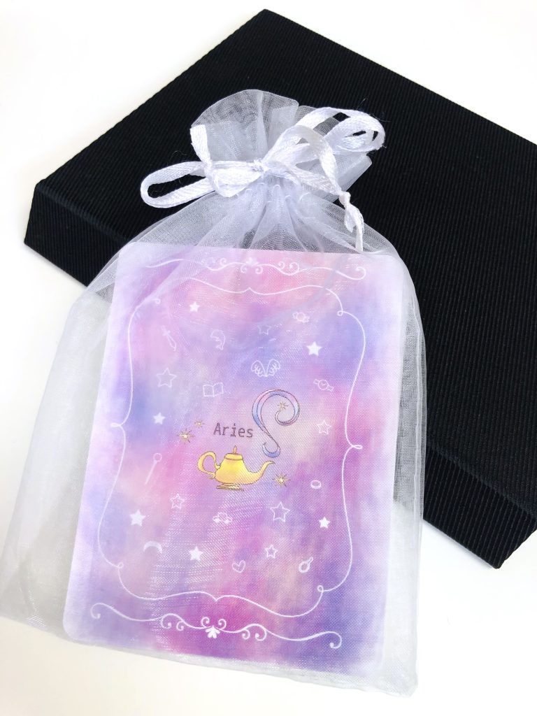 【メール便送料無料対応可】 数秘と星のカラフルカード（中古-可） 日本のオラクルカード | 趣味・スポーツ・実用
